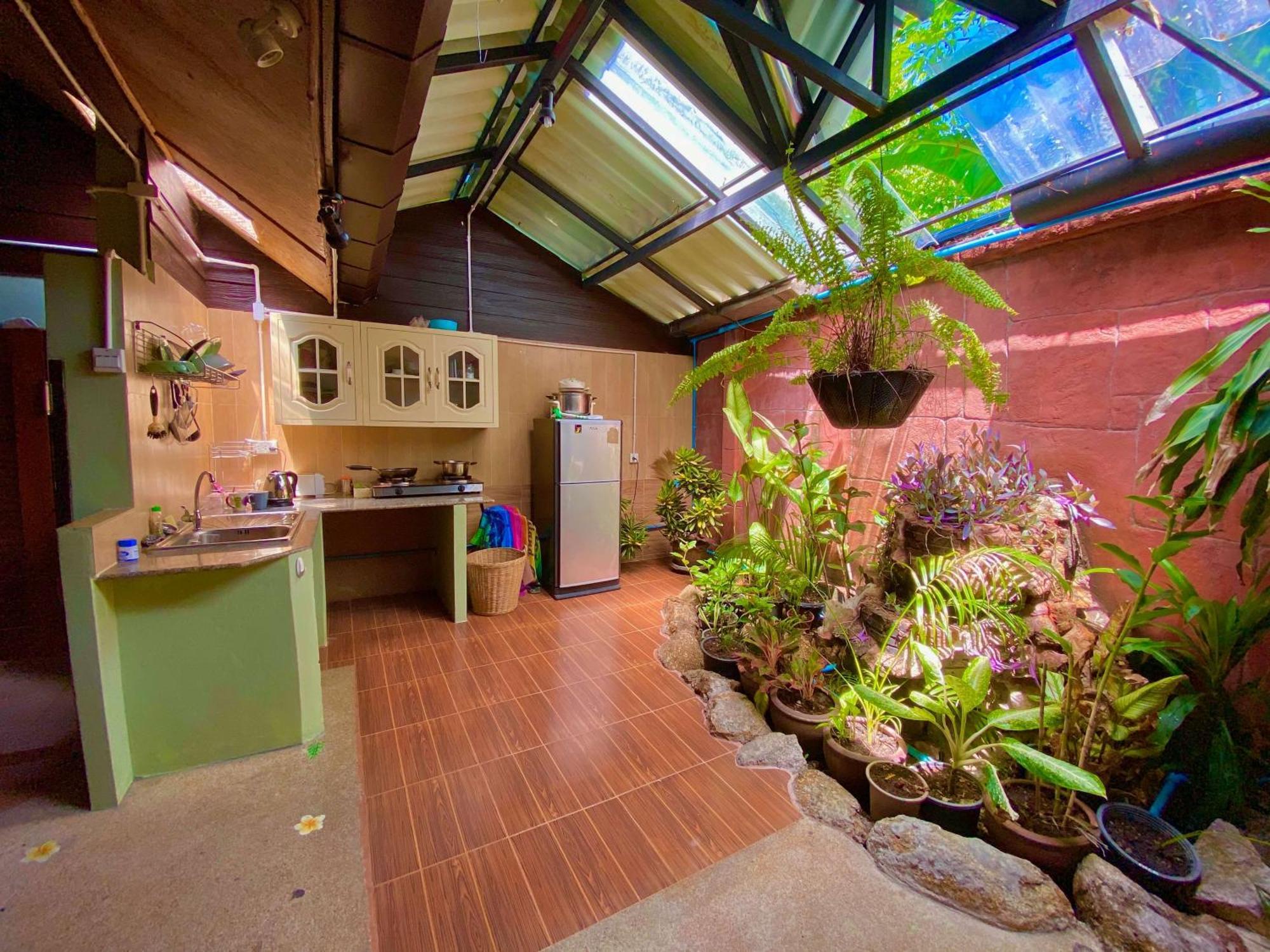 Shanti Lodge Phuket Chalong Ngoại thất bức ảnh